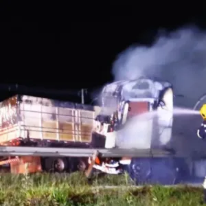 VÍDEO: grave acidente na BR-163 termina com caminhões em chamas; imagens impressionantes