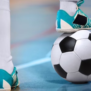 Chape vence no futsal, Brasil encara Chile e Brusque de olho na segunda fase da Série C. | Banco de imagens do Canva