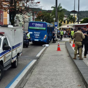 Idosa morre após cair e ser atropelada por ônibus em Florianópolis | Foto: Thiago Pires/SCC