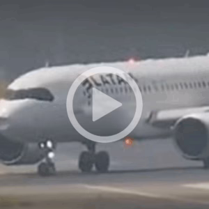 VÍDEO: avião é atingido por granizo após decolar de aeroporto de SC; ‘bico’ da aeronave fica danificado | Imagem: deChapecó / Cedido ao SCC10