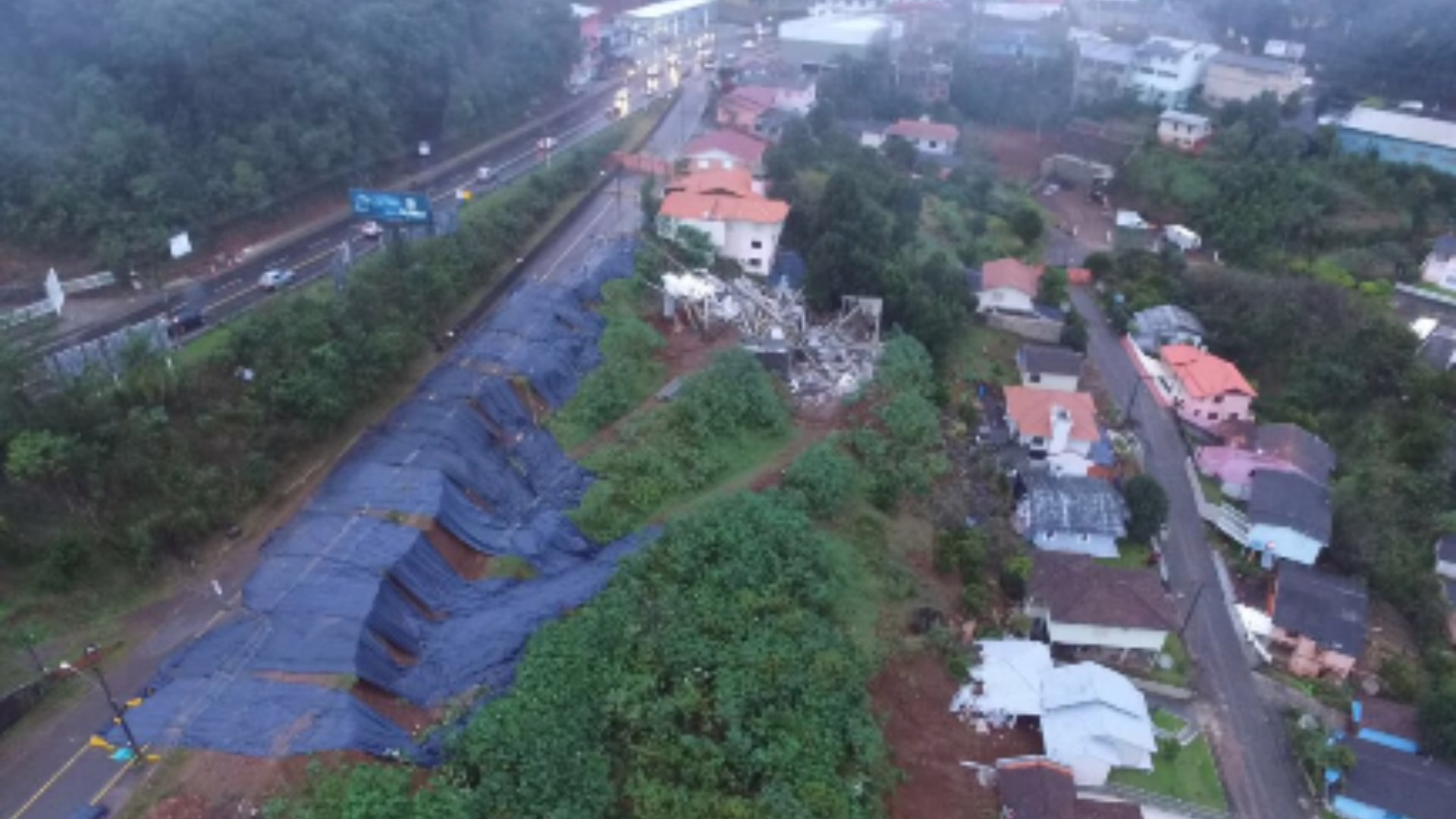 Dono de terreno e Prefeitura de SC são condenados por deslizamento de terra; entenda  | ASCOM TJSC