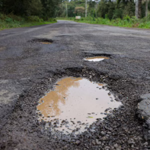 Contrato milionário do 'Estrada Boa' é suspenso por suspeitas de irregularidades; entenda | Foto: Roberto Zacarias/SECOM/Reprodução