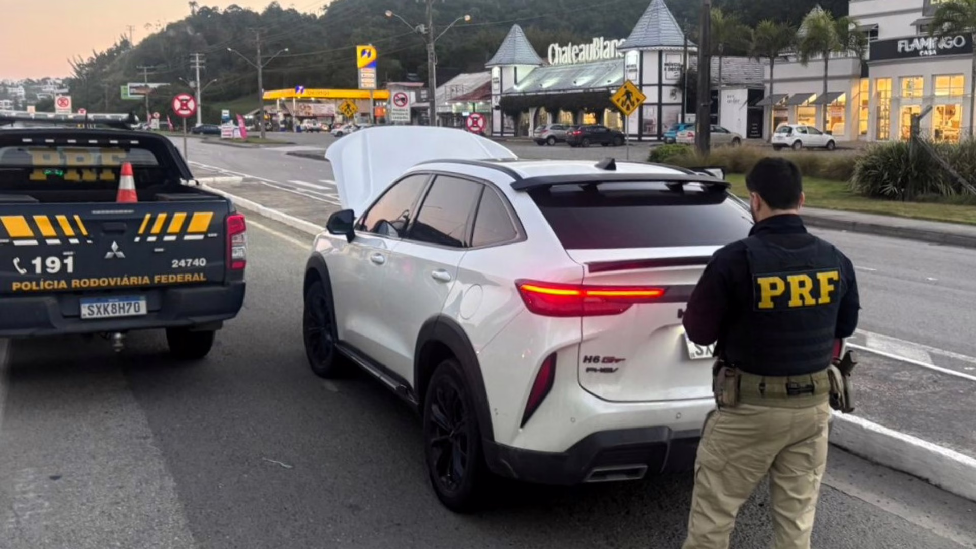 Carro roubado no RJ e avaliado em R$ 180 mil é recuperado em SC –  Imagem: reprodução/ PRF