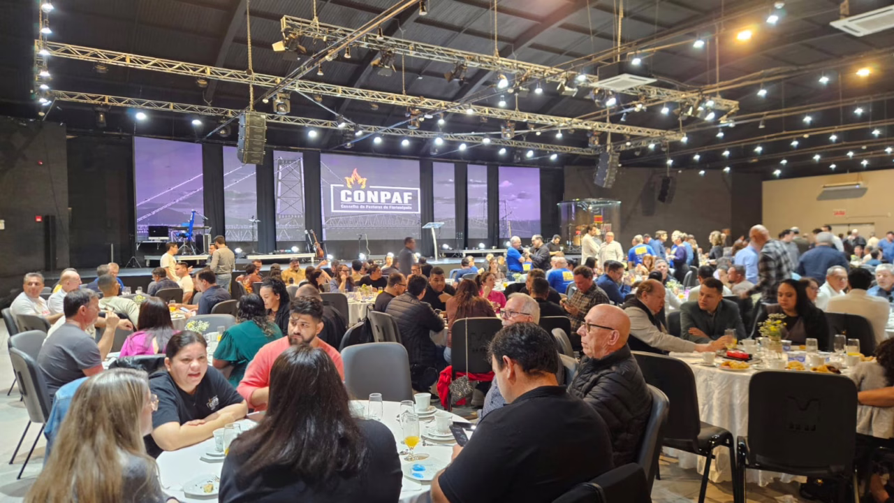 Pastores e autoridades se reúnem para lançamento oficial da Marcha para Jesus 2025 em Florianópolis (2)