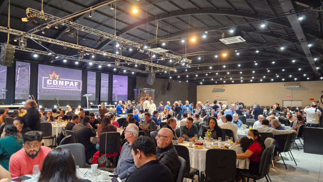 Pastores e autoridades se reúnem para lançamento oficial da Marcha para Jesus 2025 em Florianópolis (2)