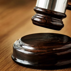 'Por vingança' homem que invadiu casa e atirou contra duas pessoas em SC é condenado