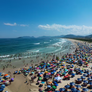 SC registra aumento de 66,45% de turistas estrangeiros em 2025
