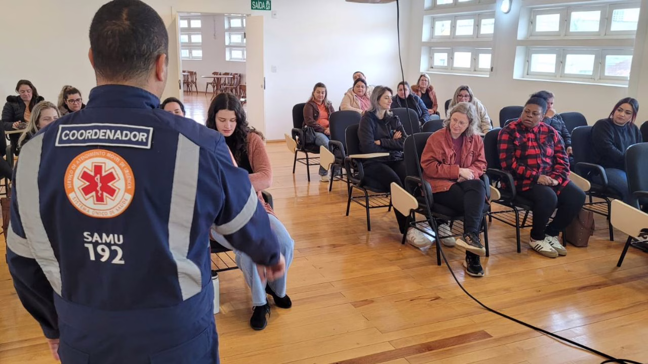 Servidores de Lages participam de capacitação em primeiros socorros | Foto: Samuel Gonçalves / Maria Júlia Branco da Silveira Servidores de Lages participam de capacitação em primeiros socorros | Foto: Samuel Gonçalves / Maria Júlia Branco da Silveira