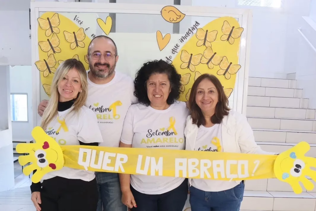 Setembro Amarelo: alunos se emocionam com mensagens das famílias em escola de SC