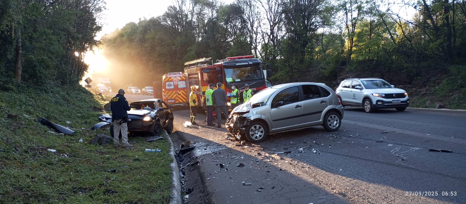 URGENTE: dois jovens morrem em colisão entre carros na BR-282 em SC | Imagem: CBMSC