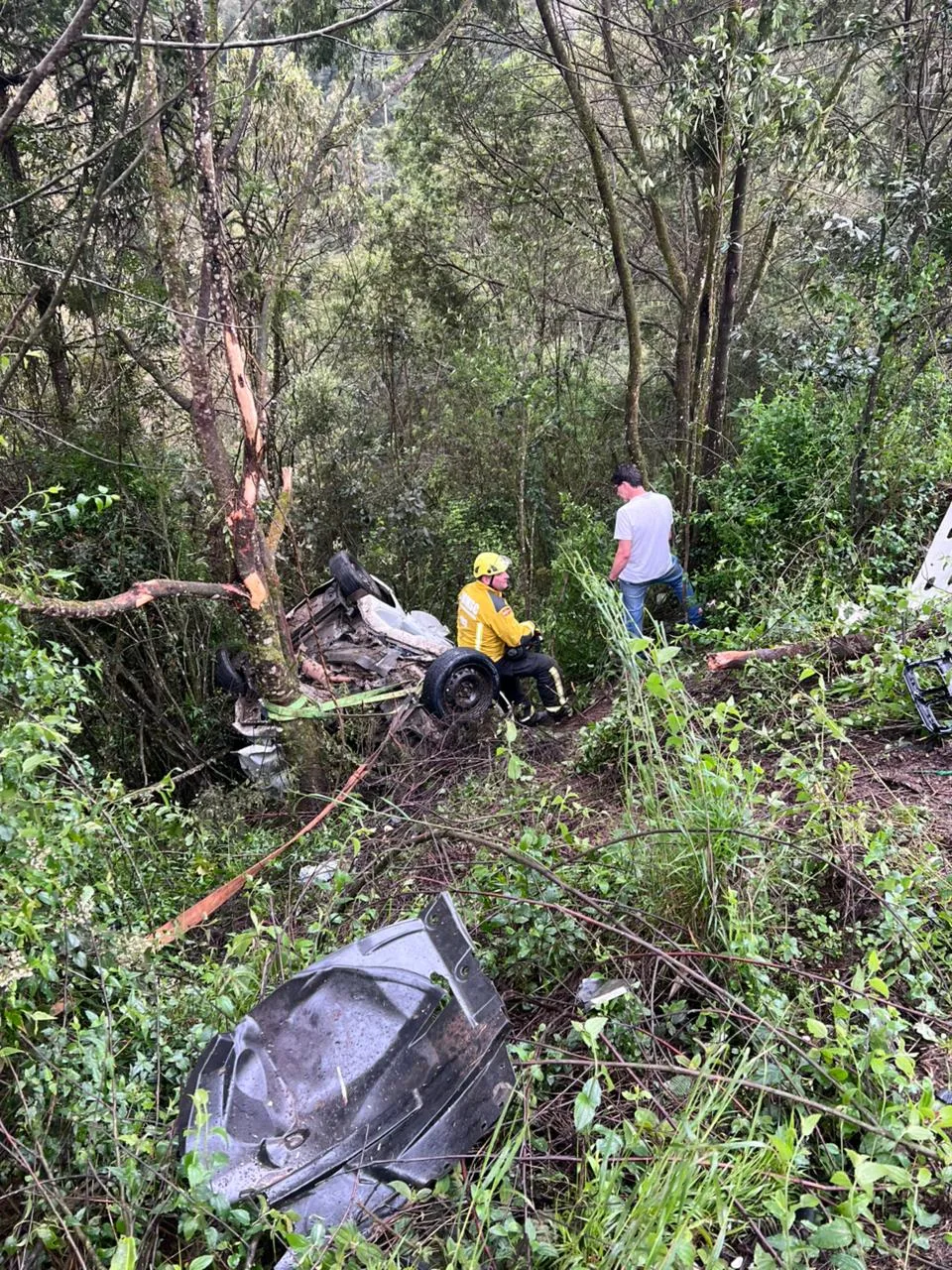 Acidente grave na BR-282 deixa dois mortos e três feridos (3)