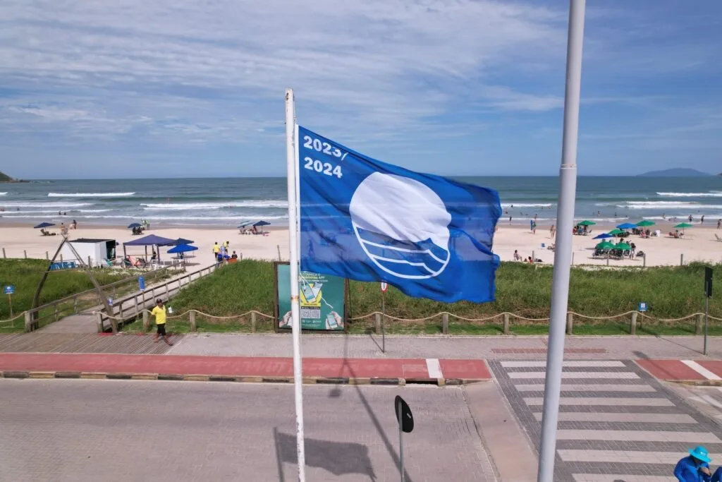 Praia de Mariscal, Bombinhas (SC) | Foto: Programa Bandeira Azul/Reprodução
