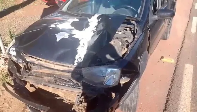 Casa cai de caminhão e provoca série de acidentes em SC