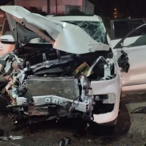 Colisão entre dois carros e motocicleta deixa feridos na BR-101 | Foto: CBMSC/Divulgação