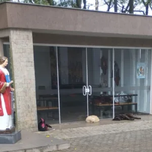 Corpo de pessoa em situação de rua é encontrado dentro de capela em SC