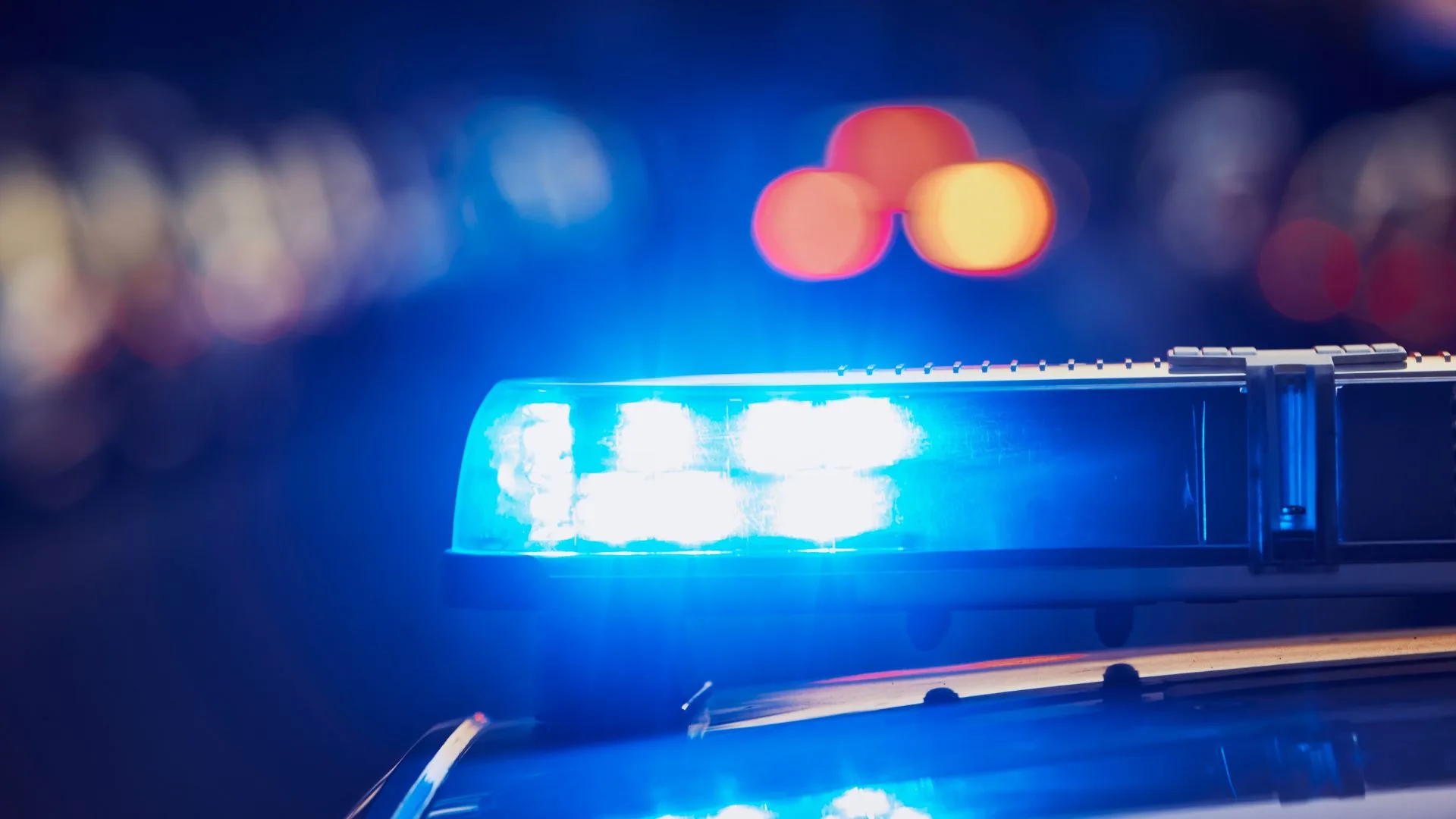 Criança presencia pais serem mortos com 40 tiros dentro de carro | Foto: Canva | Reprodução