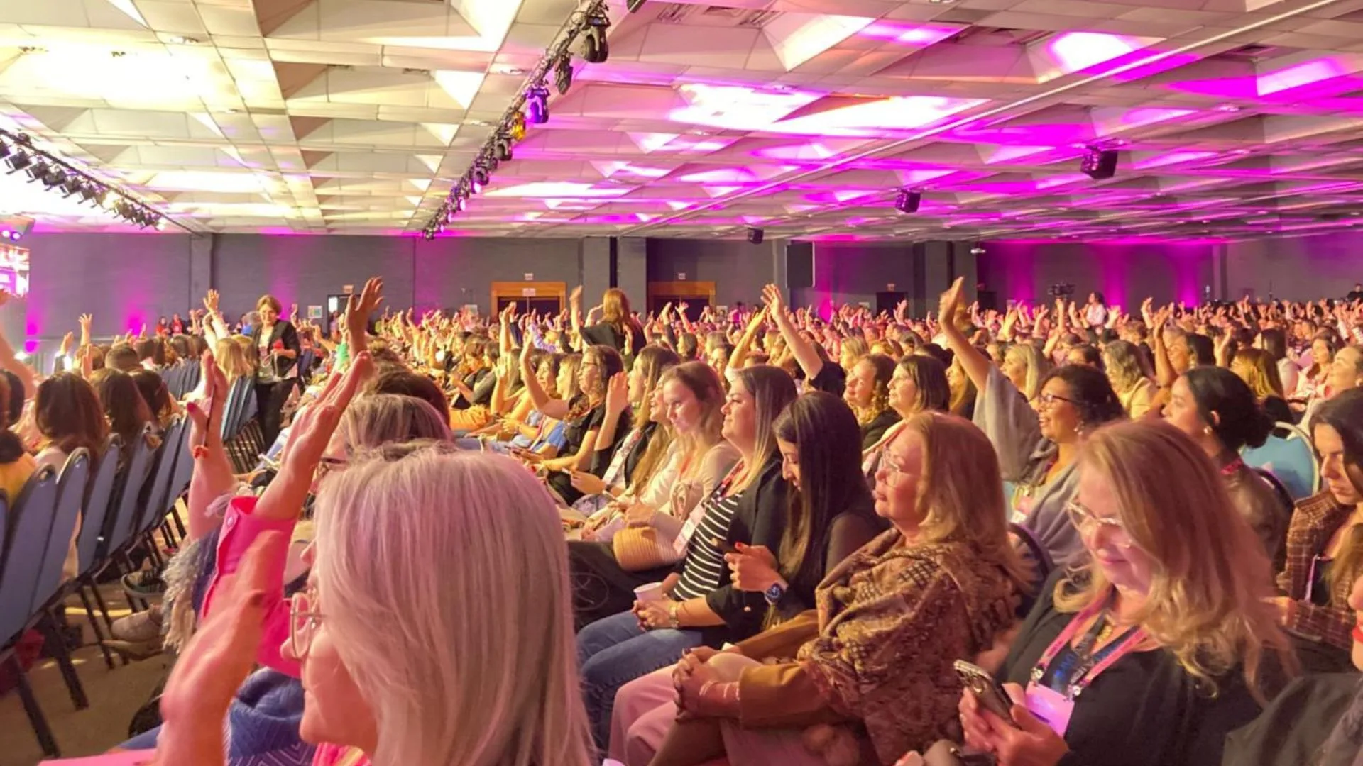 Delas Summit 2025 bate recorde de público no 1º dia do evento | Foto: SCC10 Delas Summit 2025 bate recorde de público no 1º dia do evento | Foto: SCC10