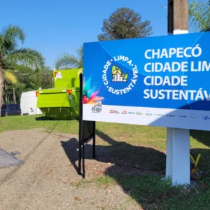 Efapi do Brasil mais de 100 profissionais garantem a limpeza do parque | Imagem: Prefeitura de Chapecó/Reprodução