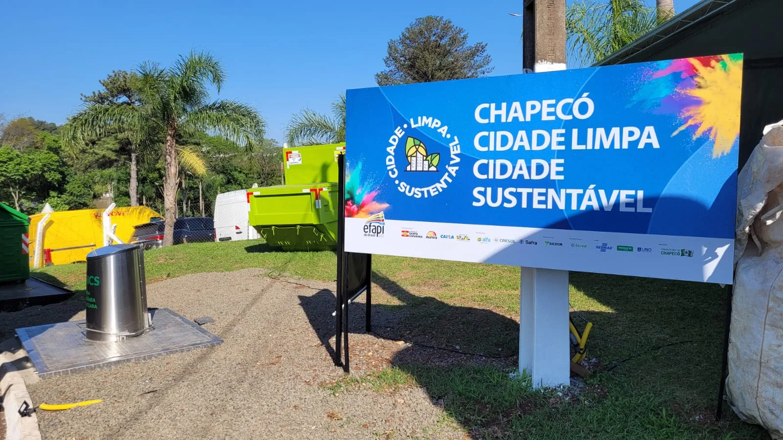 Efapi do Brasil mais de 100 profissionais garantem a limpeza do parque | Imagem: Prefeitura de Chapecó/Reprodução