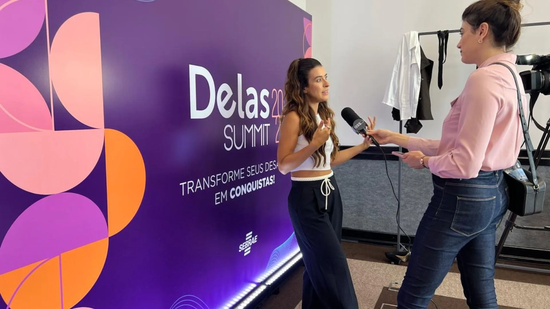 Em breve, a humorista Luana Zucoloto vai subir ao palco do Delas Summit 2025 | Foto: SCC SBT Em breve, a humorista Luana Zucoloto vai subir ao palco do Delas Summit 2025 | Foto: SCC SBT