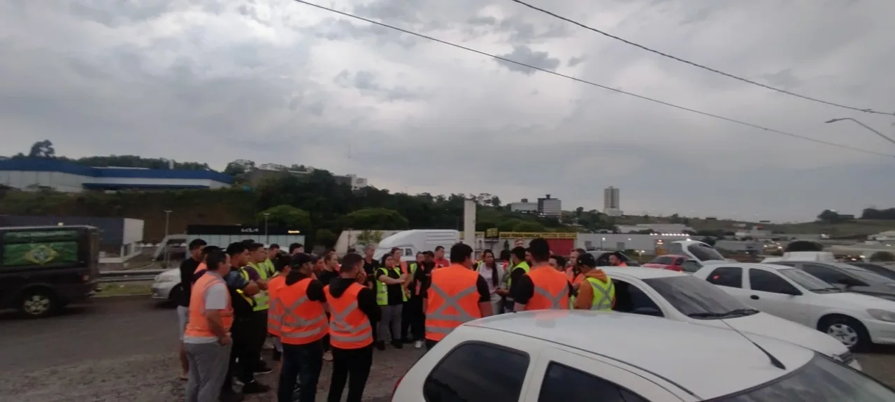 Entregadores da Shopee iniciam greve em cidade de SC