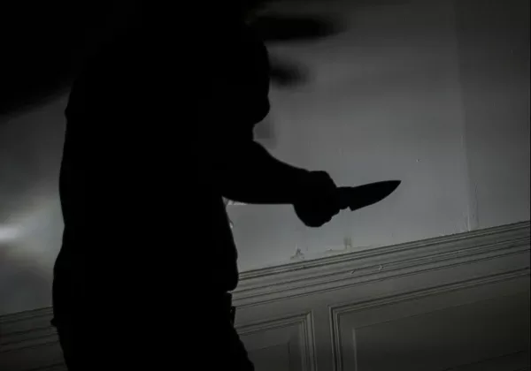 Homem é preso após ameaçar companheira com faca em SC | Imagem Ilustrativa/Reprodução