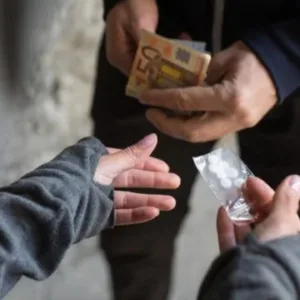 Homem é preso por tráfico de drogas após tentativa de fuga em Lages | Imagem ilustrativa