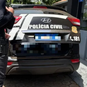 Homem é preso por violar medida protetiva que protegia crianças em SC