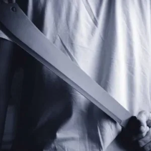 Homem sofre tentativa de homicídio com golpes de facão em Santa Cecília