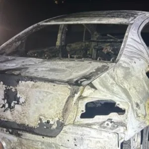 Incêndio criminoso deixa carro destruído em SC | Foto: PMSC | Divulgação