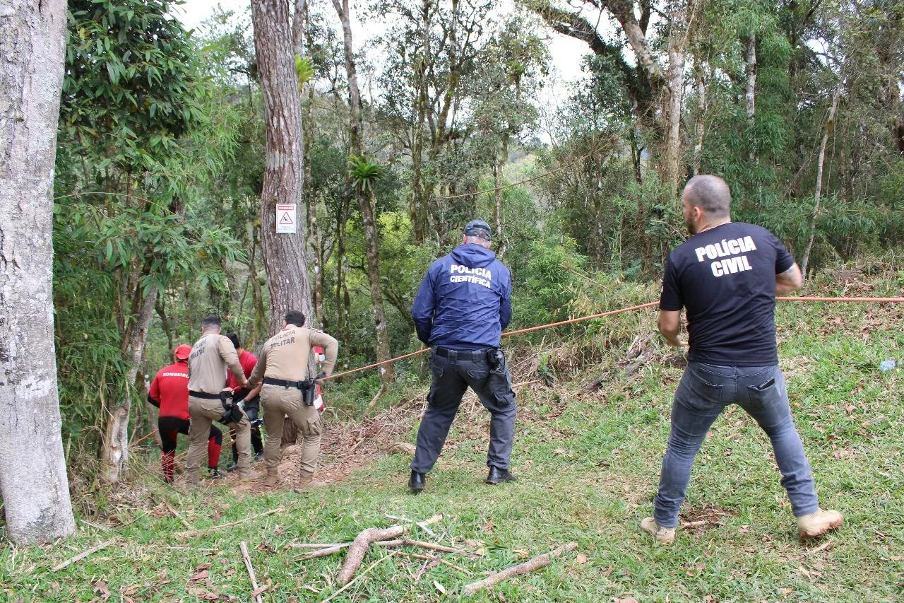 Jovem morre após se afogar em cachoeira em SC