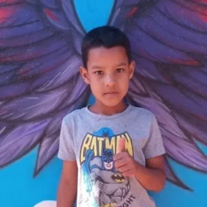 Menino morre após ser picado por escorpião dentro de casa