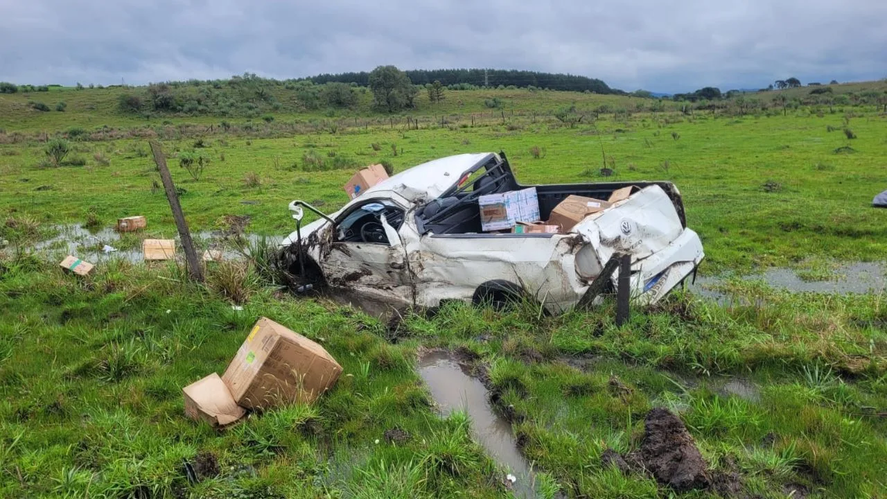 Motorista fica ferido após carro sair da pista na SC-114 em Painel | Foto: PMRv Serra