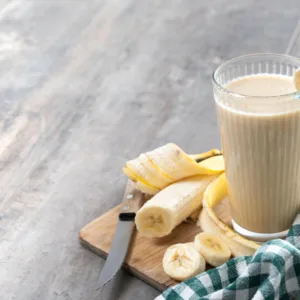 Mulher é presa suspeita de matar o companheiro com vitamina de banana envenenada
