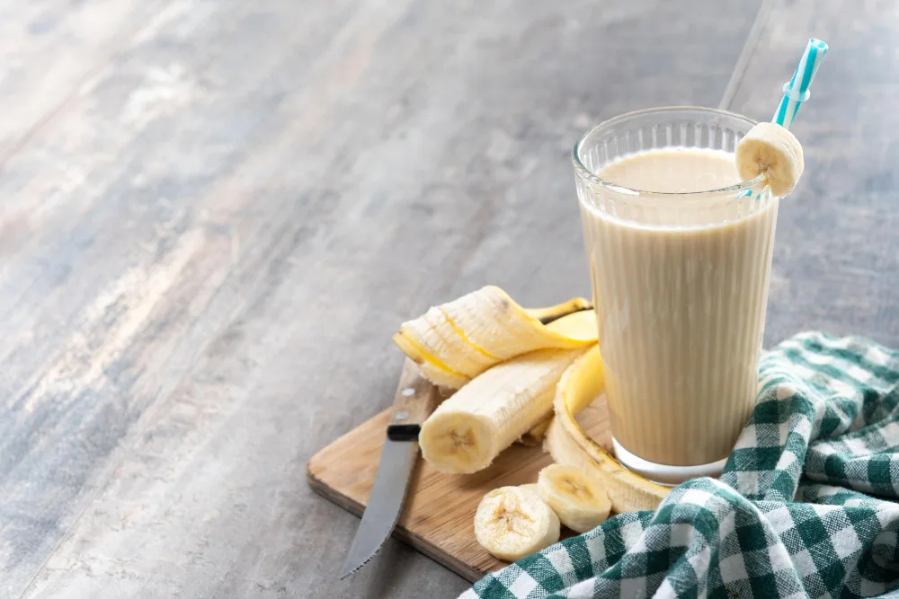 Mulher é presa suspeita de matar o companheiro com vitamina de banana envenenada | Foto: Ilustrativa/Freepik
