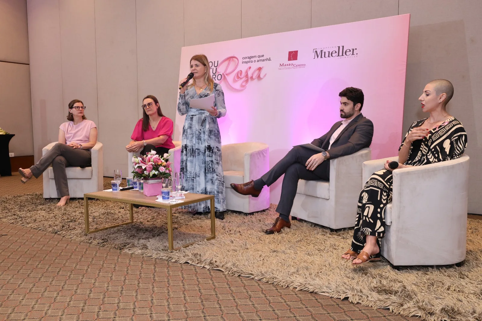 Mulheres compartilham histórias de superação em encontro do Outubro Rosa no Shopping Mueller