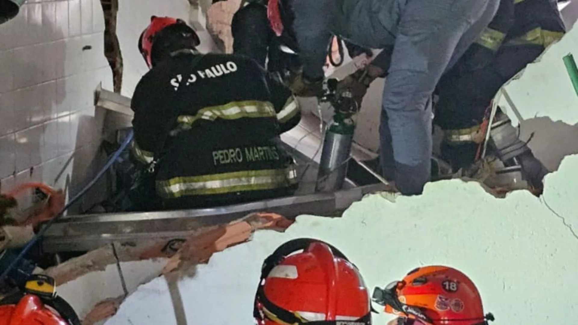 VÍDEO: Teto do restaurante Jamile desaba em São Paulo | Foto: Corpo de Bombeiros São Paulo 