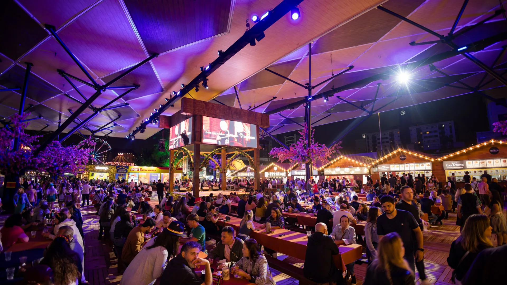 Oktoberfest Blumenau 2025 bate recorde de público e Vila Germânica fica lotada | Imagem: Daniel Zimermann/ Ascom