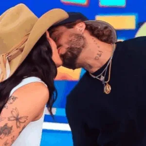 Ana Castela e Zé Felipe protagonizam beijo no palco do Domingo Legal, veja imagens do momento | Imagem: Letaccilo/ Divulgação