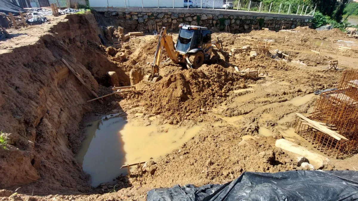 Trabalhador de SC é soterrado em obra e sobrevive graças a bolsão de ar | Imagem: Corpo de Bombeiros de SC