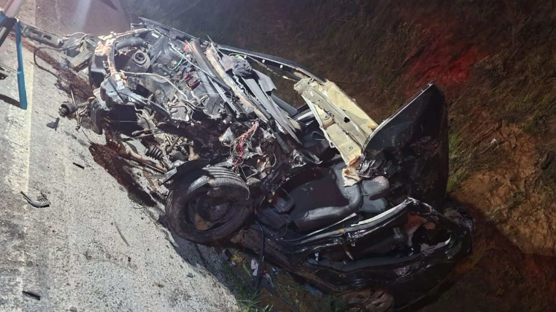 Dois homens morrem e carro fica ‘irreconhecível’ após acidente na BR-282 na Serra de SC | Foto: CBMSC/Reprodução Dois homens morrem e carro fica ‘irreconhecível’ após acidente na BR-282 na Serra de SC | Foto: CBMSC/Reprodução