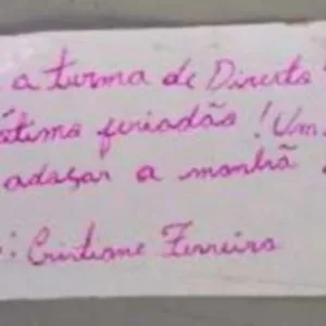 Serial killer manda bolo envenenado com recado macabro para colega da faculdade | Foto: Bacci Notícias/Reprodução