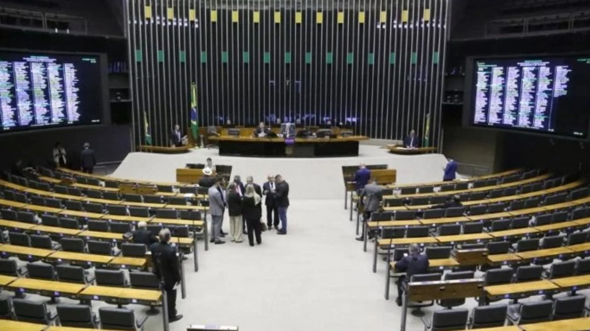 Câmara aprova isenção do Imposto de Renda para quem ganha até R$ 5 mil –  Imagem: reprodução/ SBT