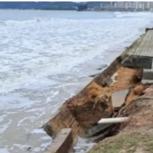 Itapema decreta situação de emergência após ressaca destruir parte da orla da cidade  | Foto: Prefeitura de Itapema 