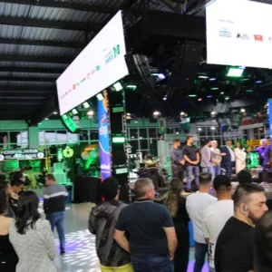 Espaço Bier é inaugurado na Efapi do Brasil com food trucks, cervejas artesanais e música - Imagem: divulgação