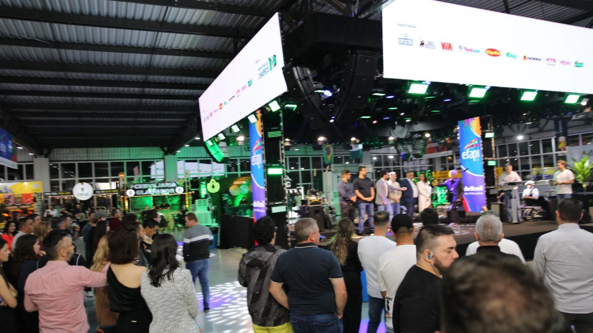 Espaço Bier é inaugurado na Efapi do Brasil com food trucks, cervejas artesanais e música – Imagem: divulgação