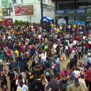 'Criança na Praça' reúne mais de 7 mil pessoas em Lages