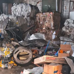 Incêndio de grandes proporções atinge galpão de recicláveis em Palhoça | Foto: divulgação / CBMSC 