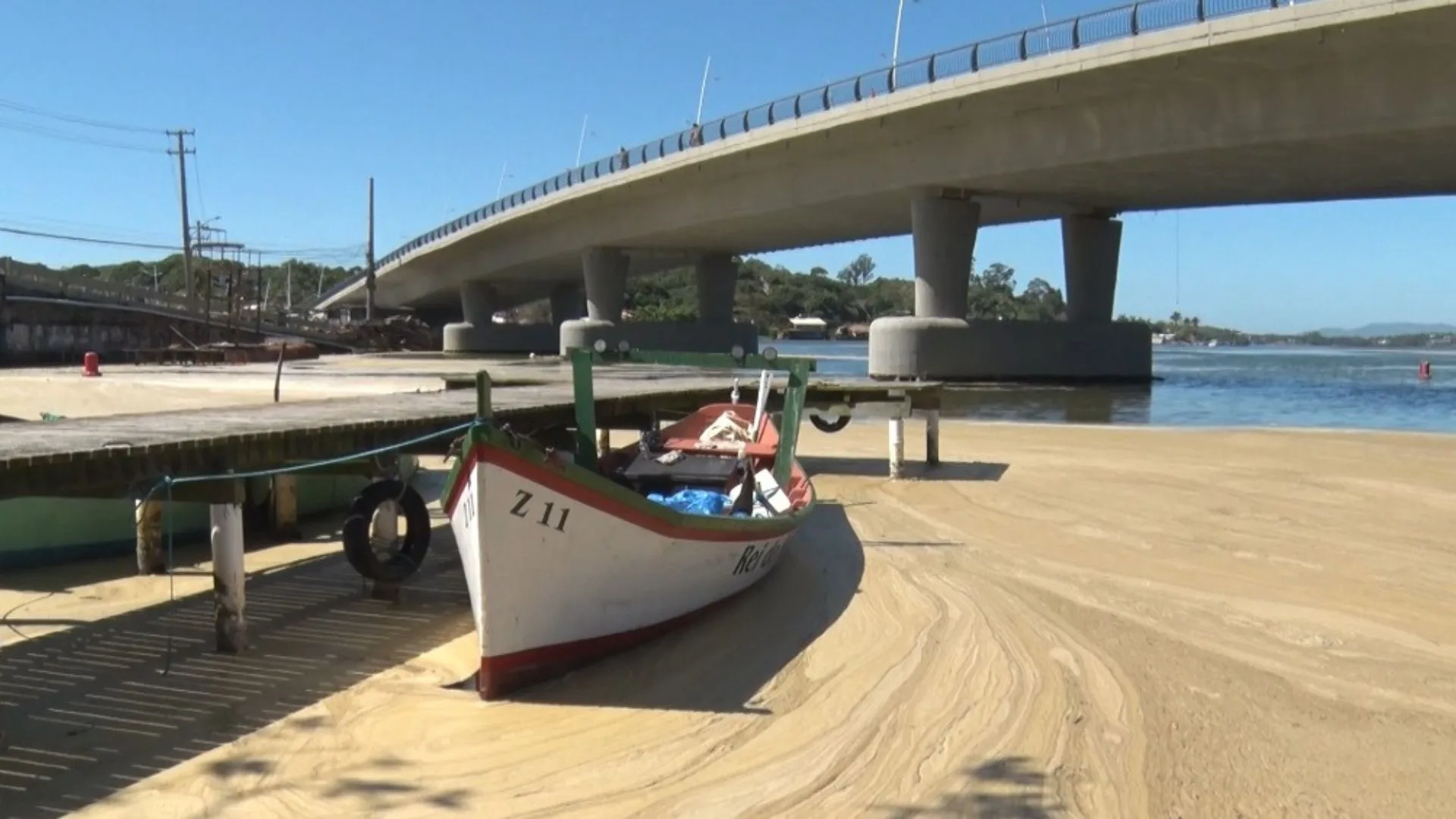 Prefeitura divulga causa da espuma da Lagoa da Conceição; saiba o real motivo | Foto: reprodução / SCC SBT Prefeitura divulga causa da espuma da Lagoa da Conceição; saiba o real motivo | Foto: reprodução / SCC SBT
