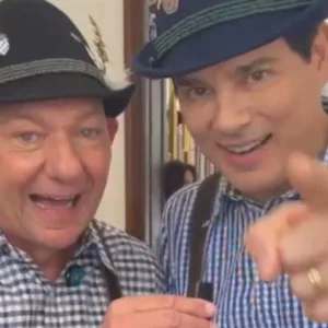 É hoje: Celso Portiolli, Luciano Hang e Henrique Zanotto desfilam na Oktoberfest  | Foto: reprodução SCC SBT  